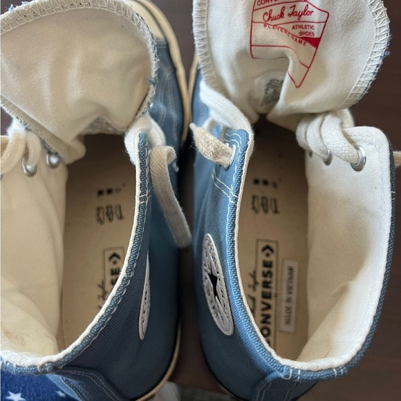 Pair of great looking chucks barely worn. - Picture 4 of 6